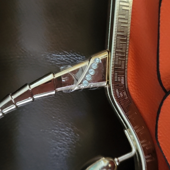 NWT Petal Flower 👛 Purse - Picture 3 of 7